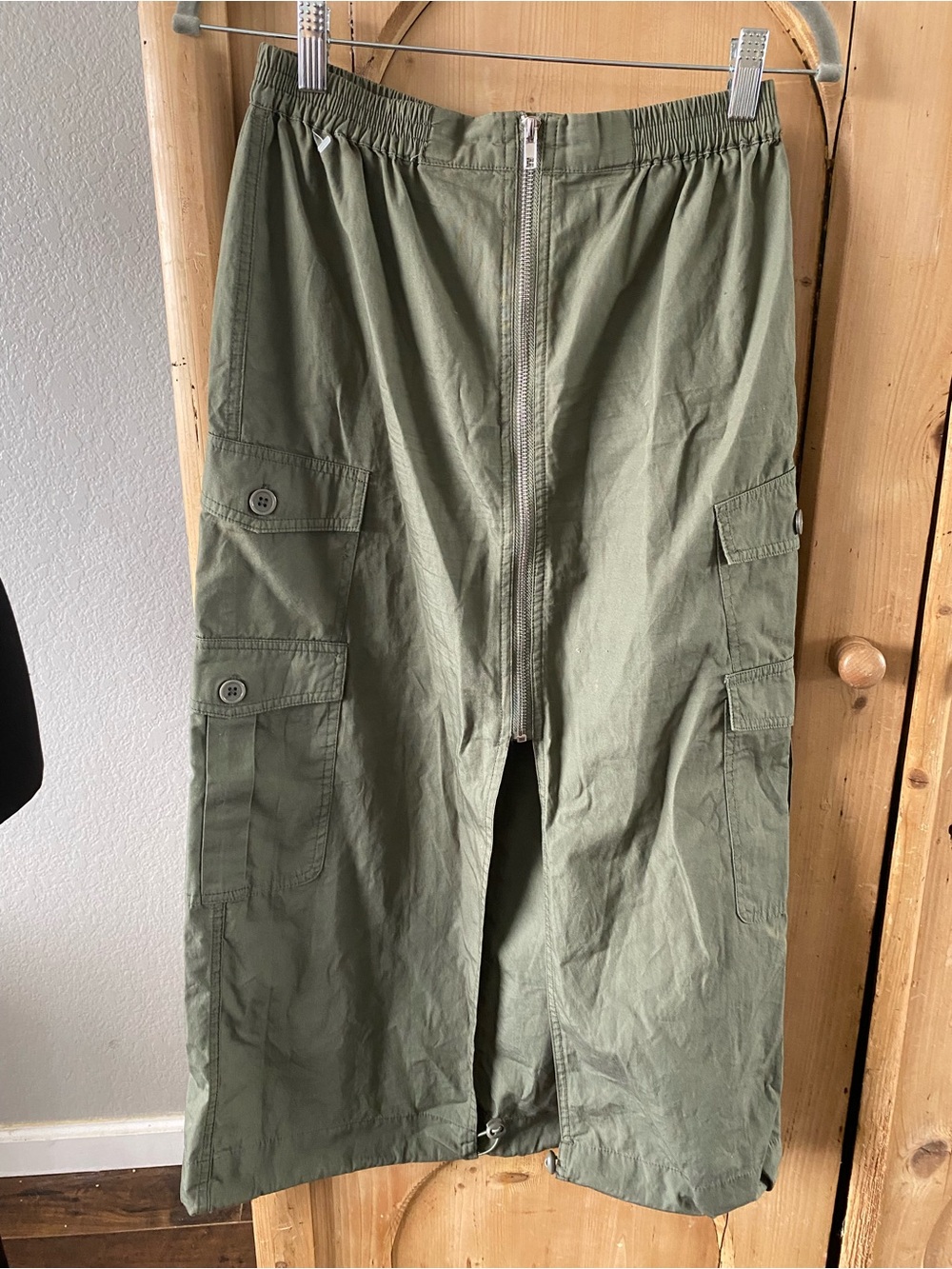 Charlotte Russe Olive Green Elastic Waist Cargo Skirt
